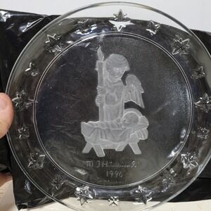 M J Hummel 1996 Collector Angel Plate Avon Fine Collectibles Religious Christian